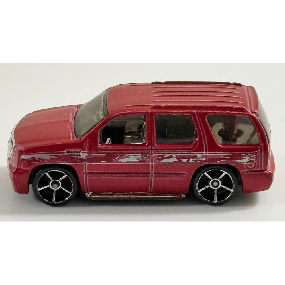 Hot Wheels '07 Cadillac Escalade Kids 1/64 Red Diecast SUV Car